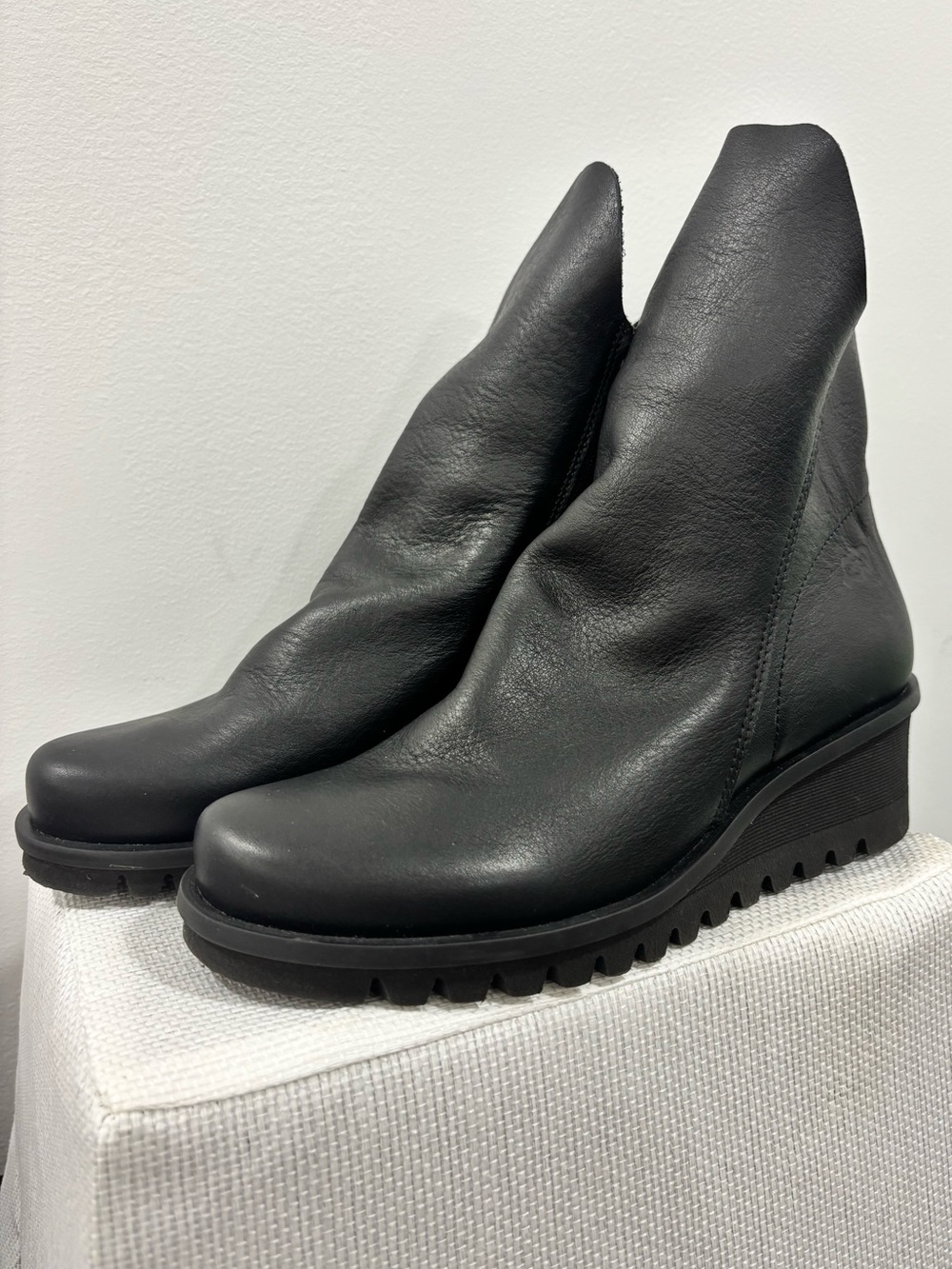 Loints of Holland Black Leather Wedge Ankle Boots Women's Size 36 (or U.S. 6)